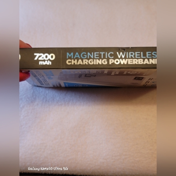0776. NWTs ~ LAX ~ Magnetic Wireless ~ Rapid Charging Powerbank ~ 7200 mAh - Picture 3 of 7